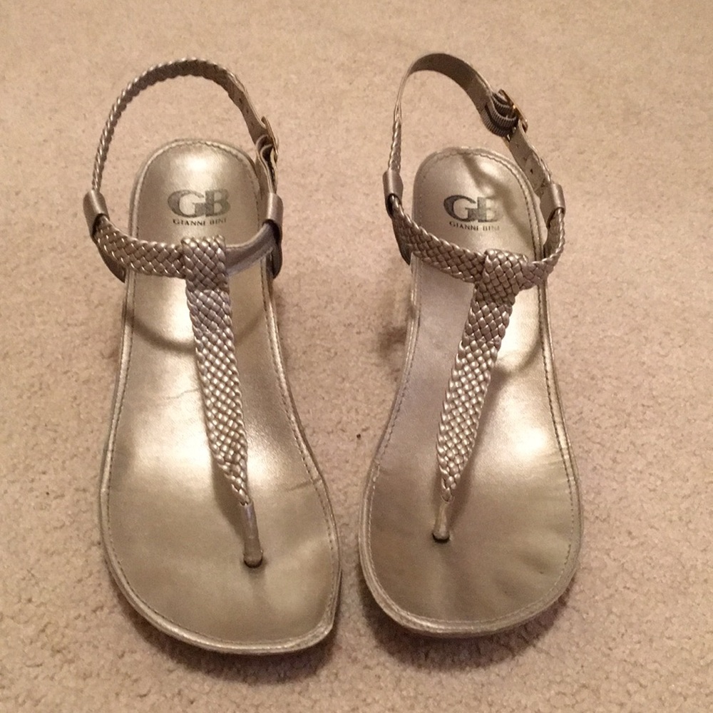 Gently worn Gianni Bini wedge sandals 👡 size 10